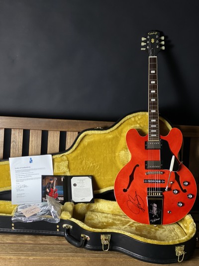 Epiphone Inspired By Gibson Joe Bonamassa 1962 ES-335 Sixties Cherry Autografada